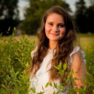 Meet your Posher, Abbe